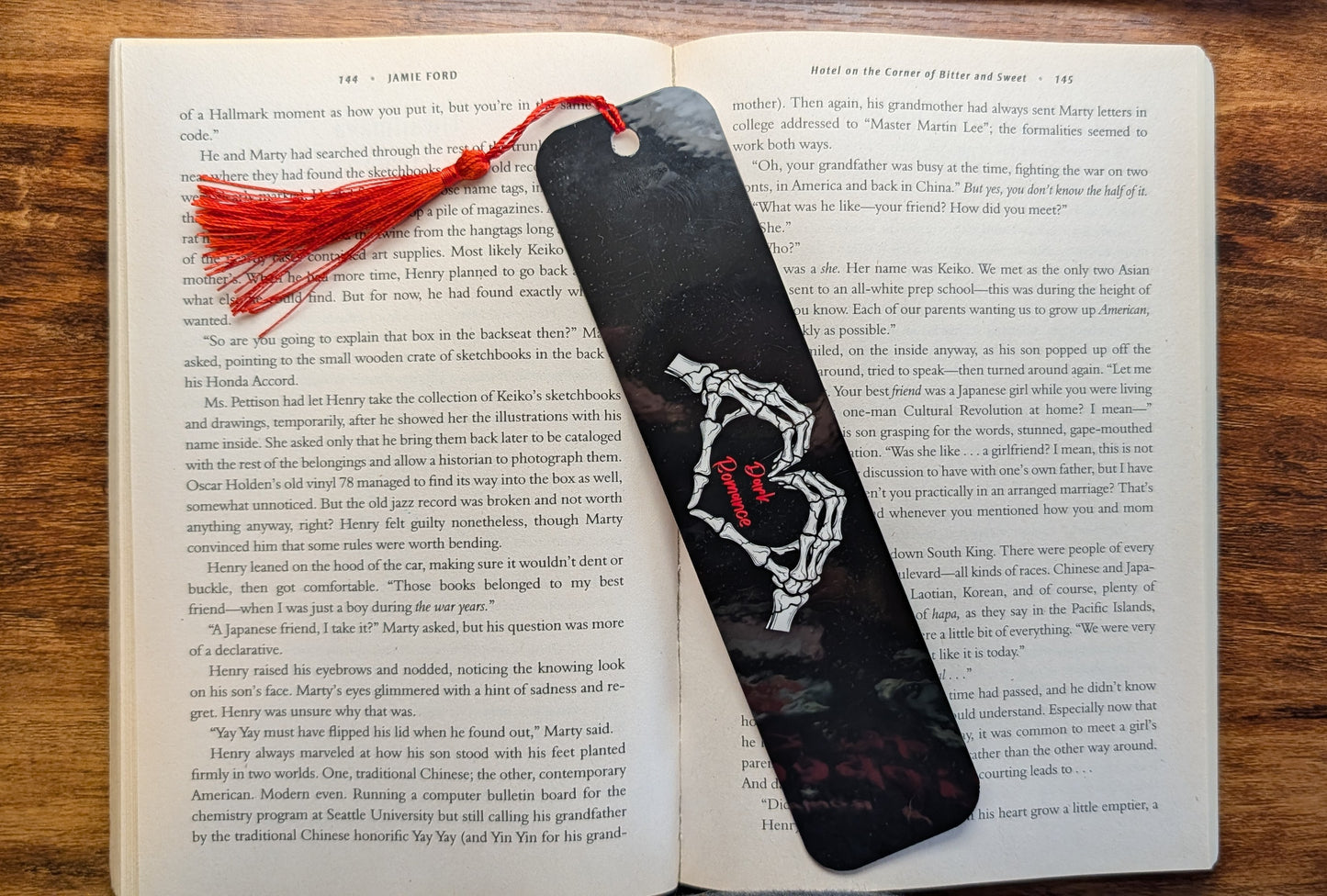 Dark Romance Skull Heart Bookmark